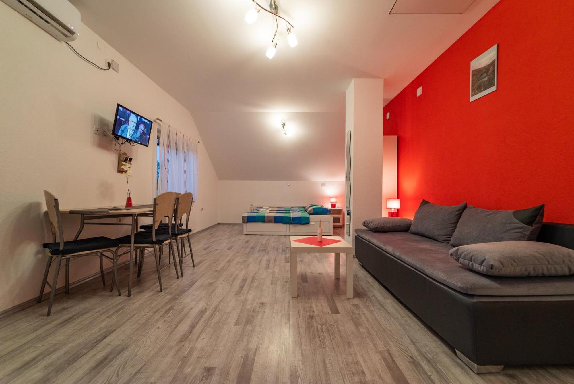 Studio Apartments Ante Rakovica Eksteriør bilde
