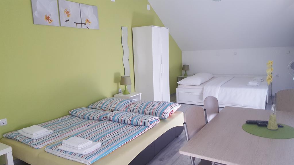 Studio Apartments Ante Rakovica Eksteriør bilde