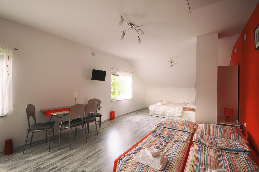 Studio Apartments Ante Rakovica Eksteriør bilde