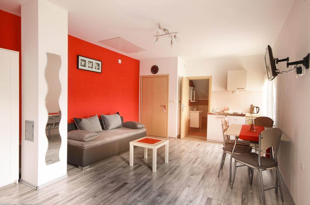 Studio Apartments Ante Rakovica Eksteriør bilde
